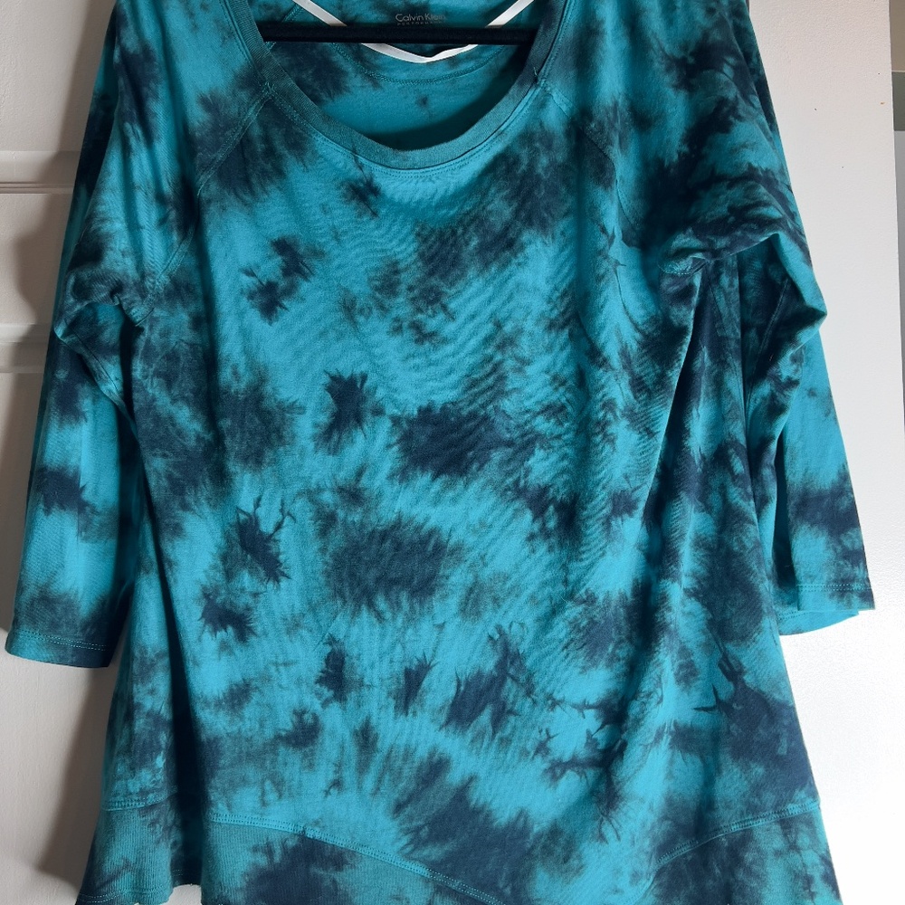 ladies size L Calvin Klein Performance top